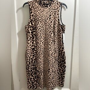 Animal print dress w/ pockets